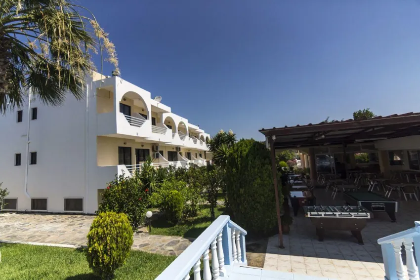 Tivoli Hotel and Apartments 3*-31