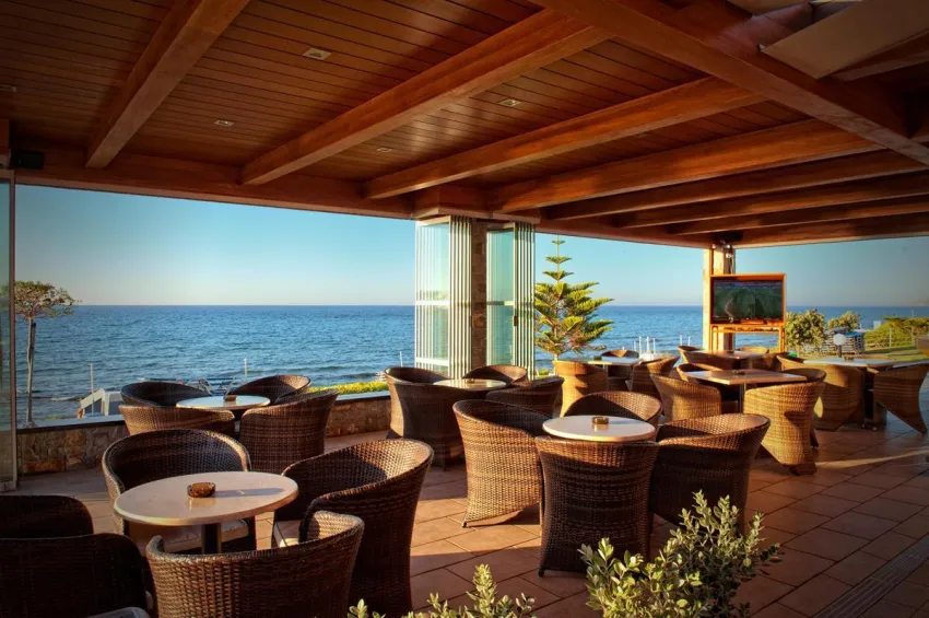 Ariadne Beach 4*-10