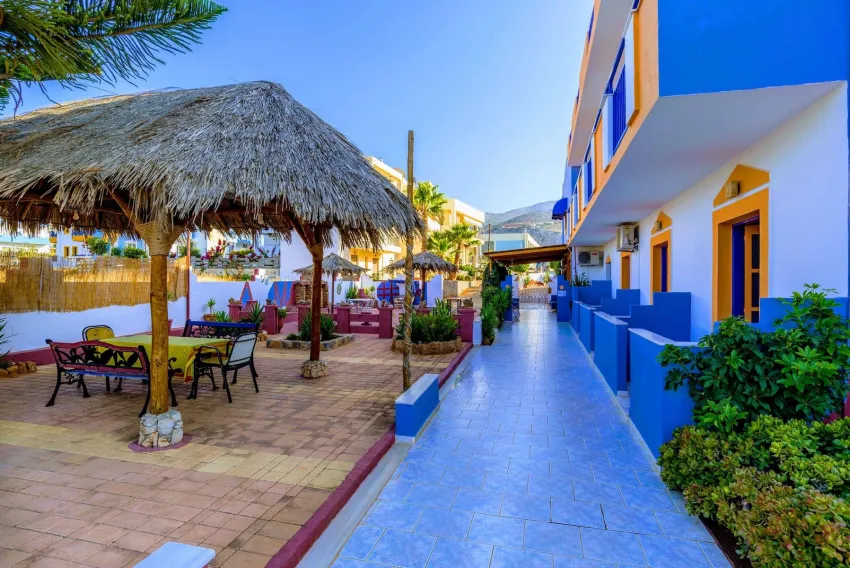 Eltina Apartments 3*-4