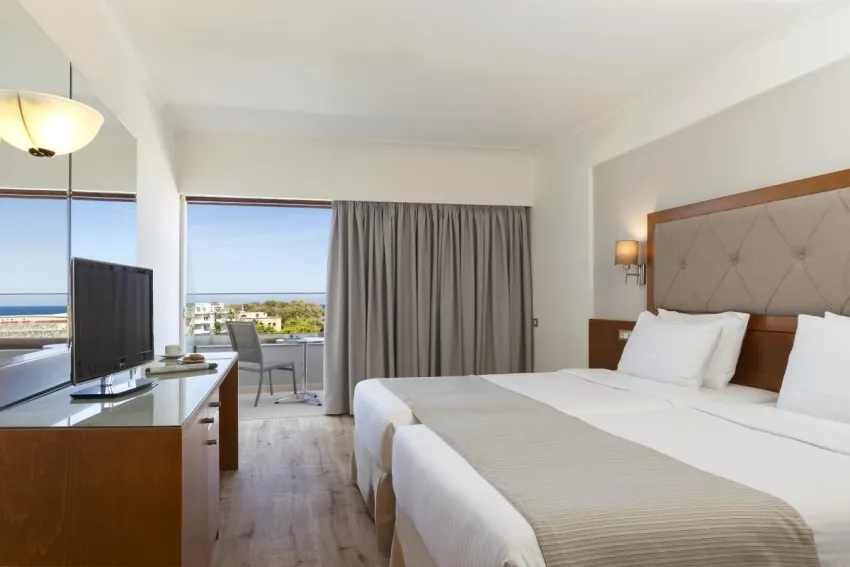 Best Western Plus Plaza 4*-25