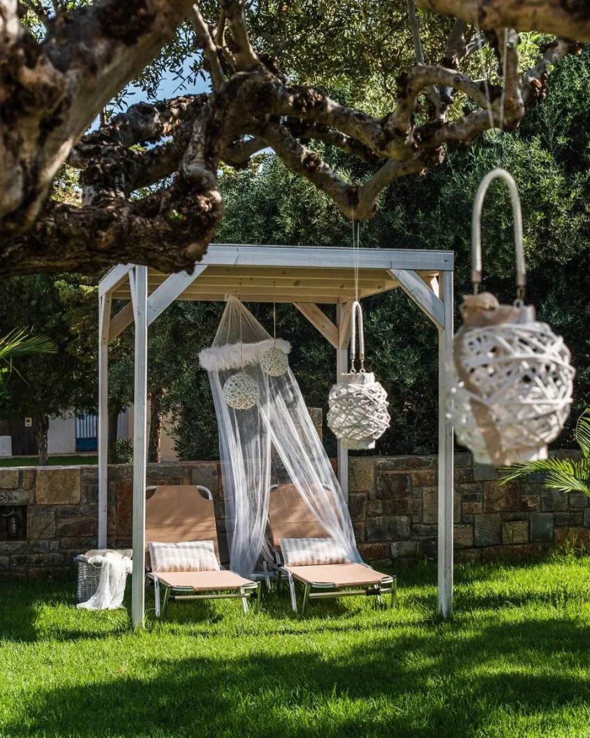 Mirage Studios 1*-24