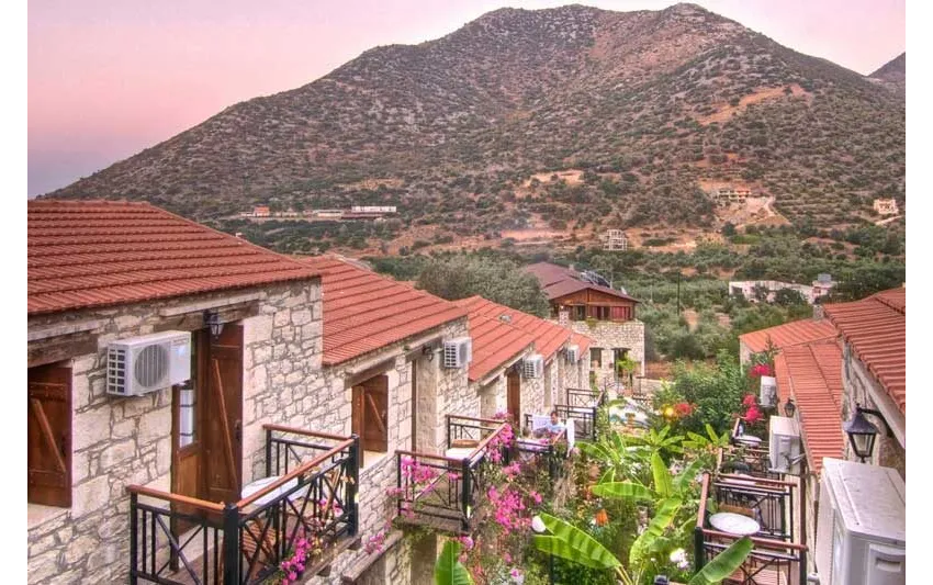 Stone Village Petrino Horio 4*-4