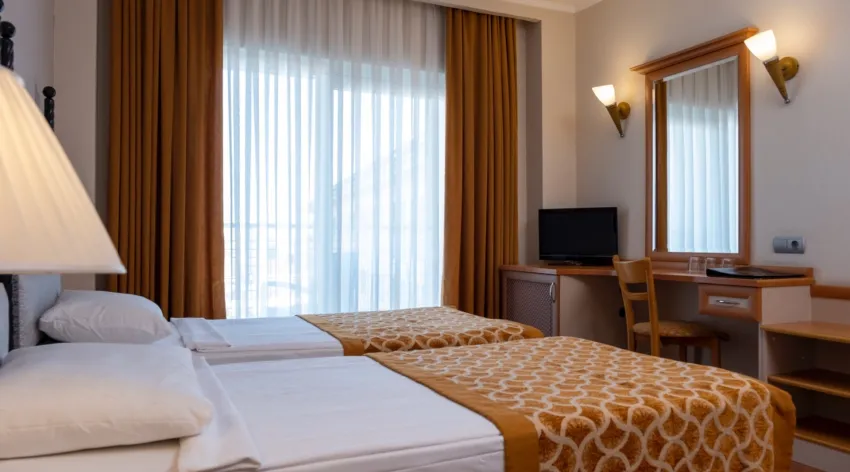 Pine House Hotel 4*-5