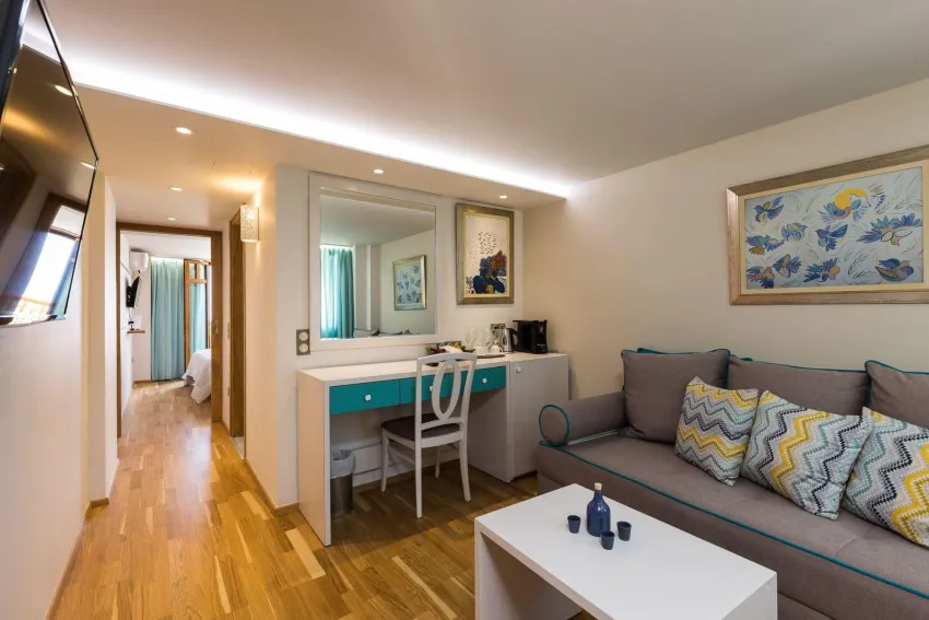 Ammos Suites 4*-7