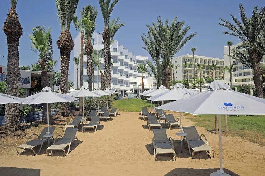 Limanaki Beach Hotel & Suites 3*-32