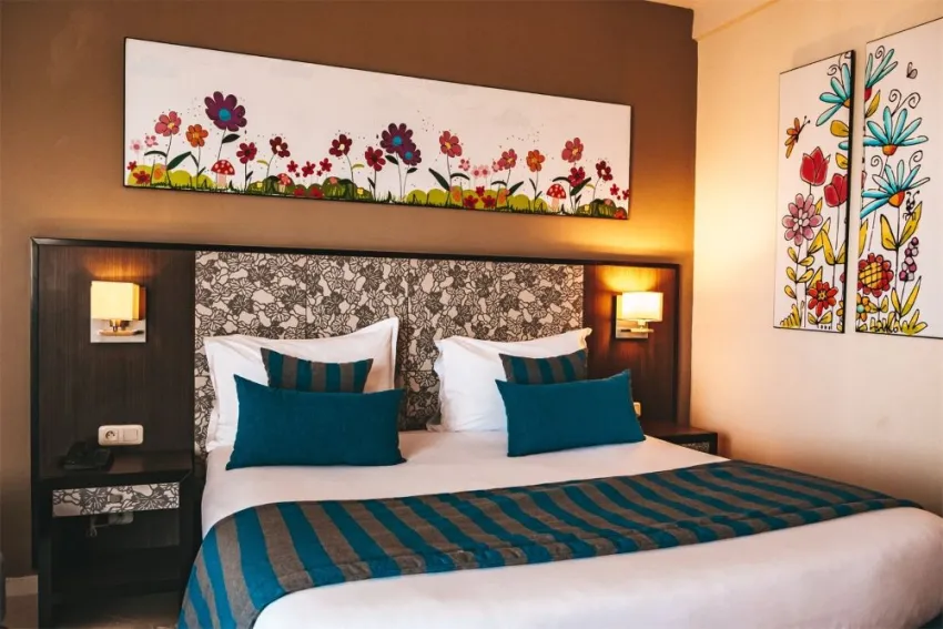 ROSA BEACH THALASSO & SPA  4*-12