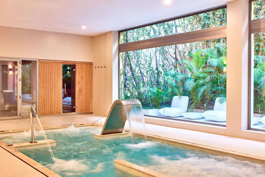 Zafiro Palmanova -76