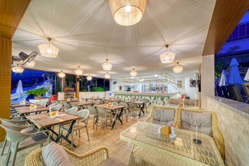 CLUB BIG BLUE SUITE HOTEL  4*-76