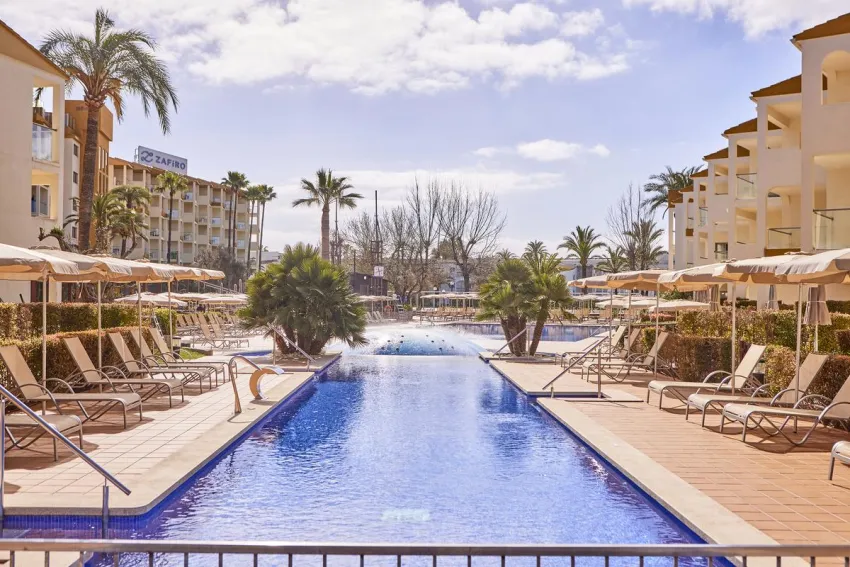 Zafiro Tropic 4*-32