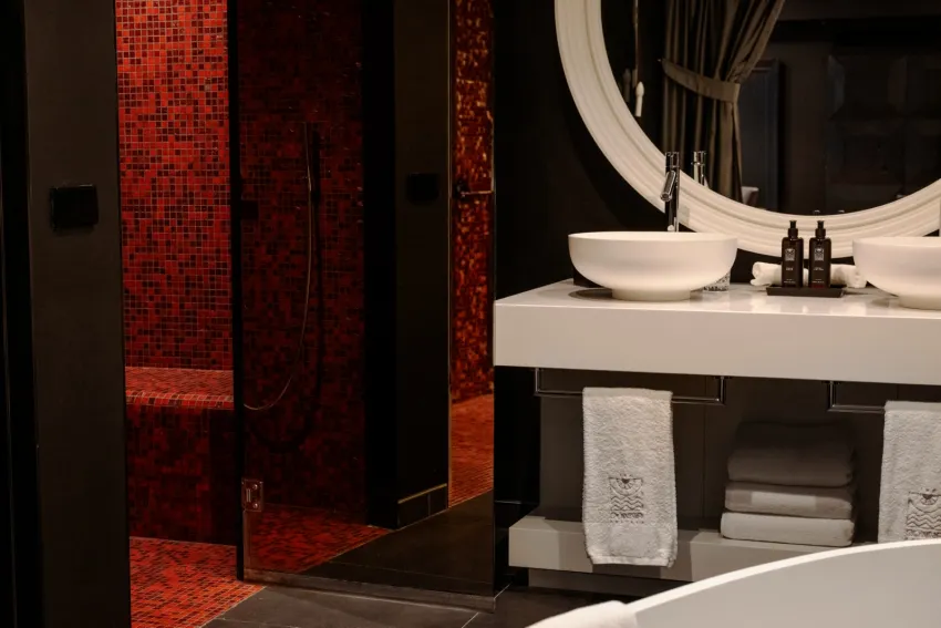 The Donna Portals 5*-56