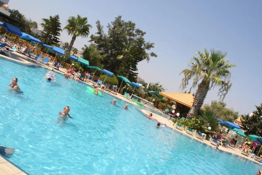 Antigoni Hotel 3*-3