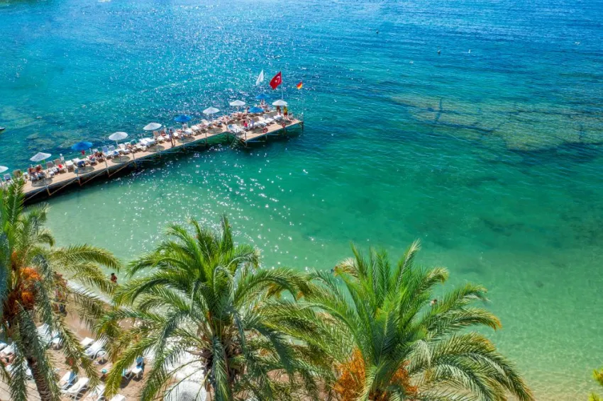 UTOPIA RESORT & RESIDENCE  5*-32