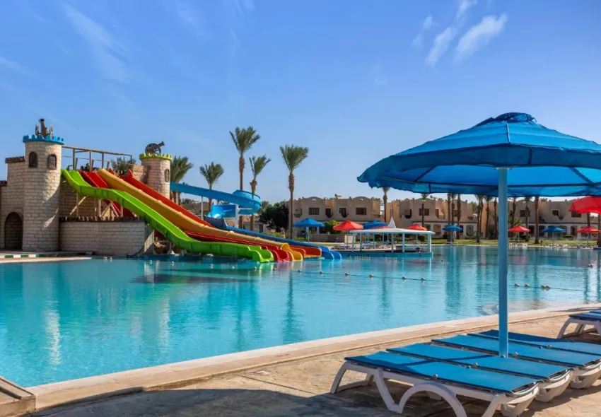 ROYAL LAGOONS RESORT & AQUA PARK  4*-25