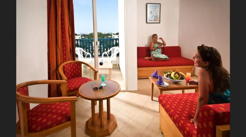RIVIERA HOTEL 4*-10