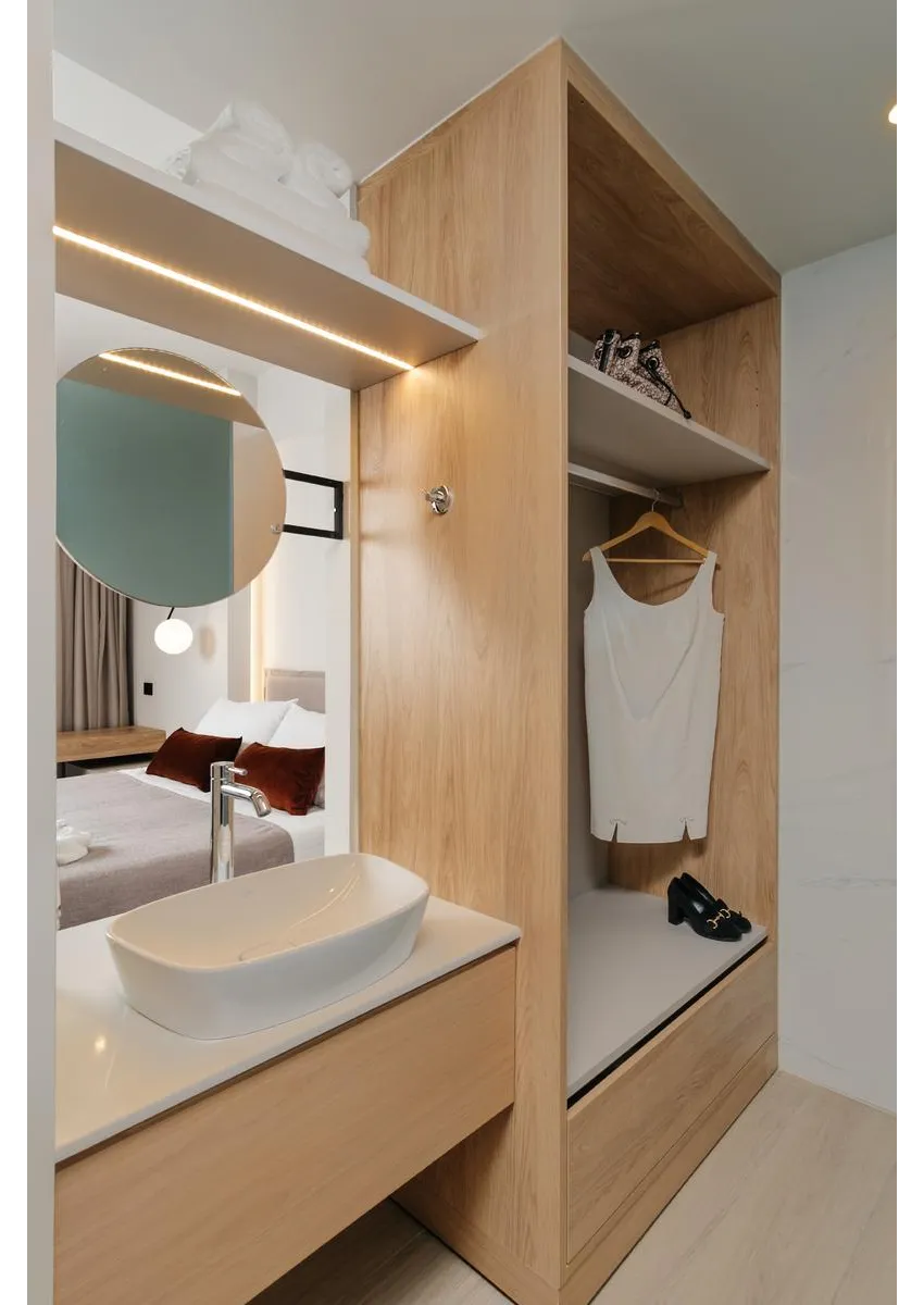 The City Hotel and Suites 3*-17