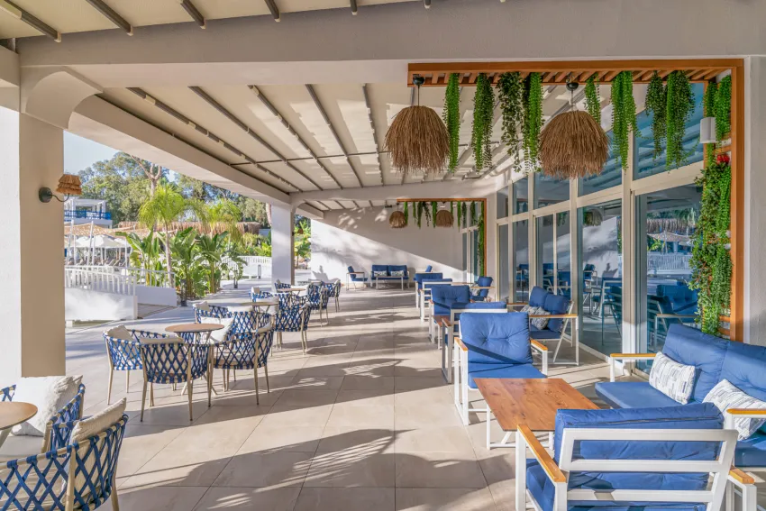 Berry Blue Hotel 5*-5