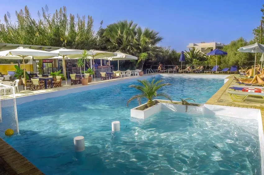 Proimos Apartments 3*-7