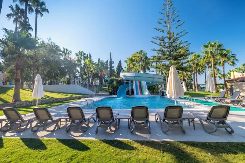 Iz Flower Side Beach Hotel 4*-120