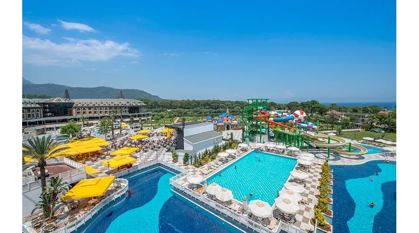 CRYSTAL PRESTIGE ELITE HOTEL  5*-18