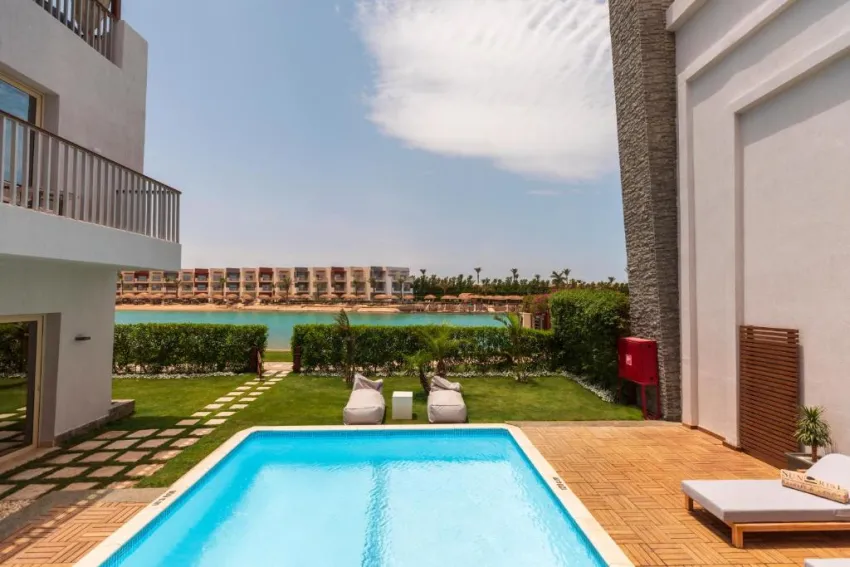 SUNRISE CRYSTAL BAY RESORT  5*-44