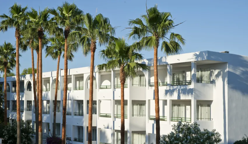 Pierre V. El Cecilia 3*-4