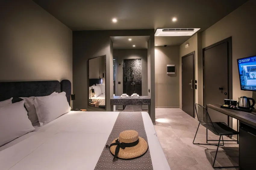 Petousis Hotel and Suites 4*-28