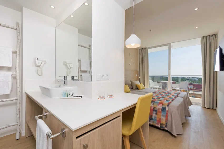 HSM Son Veri Adults Only 3*-25