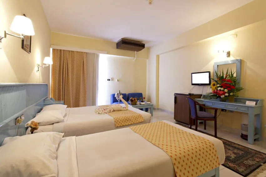 Empire Hotel Aqua Park 3*-2