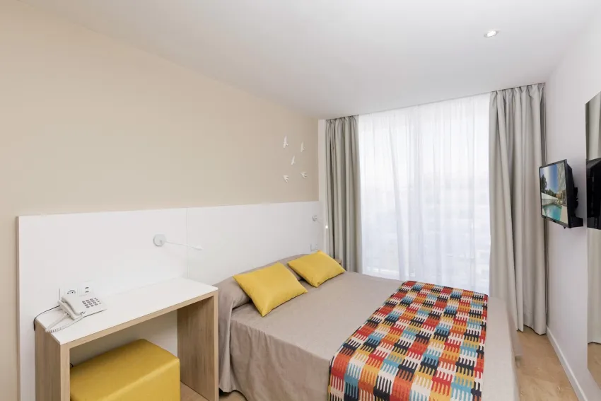 HSM Son Veri Adults Only 3*-23