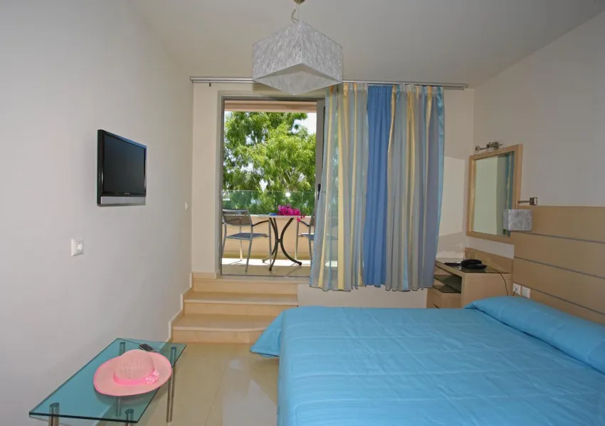 Corissia Beach 4*-12