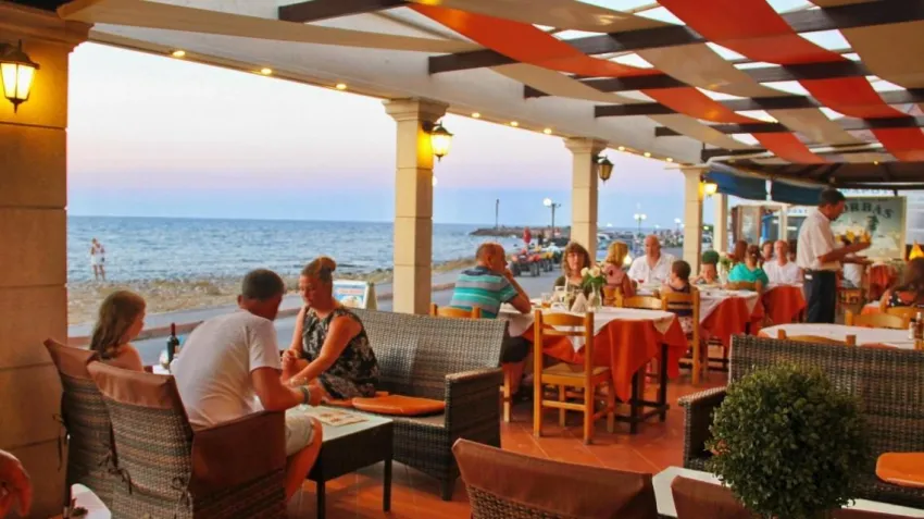 Kalia Beach Hotel 4*-9