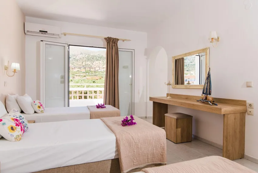 Emerald Hotel 1*-5