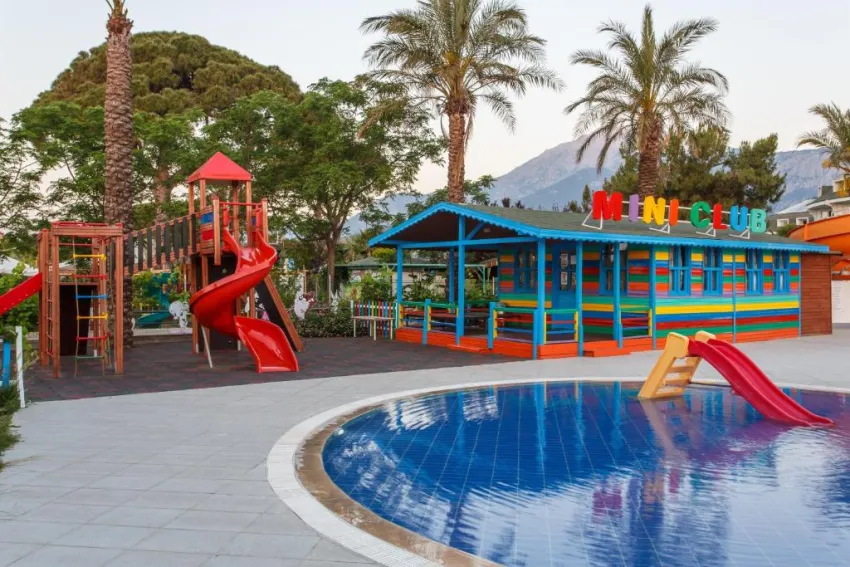 LUCIDA BEACH HOTEL  5*-4