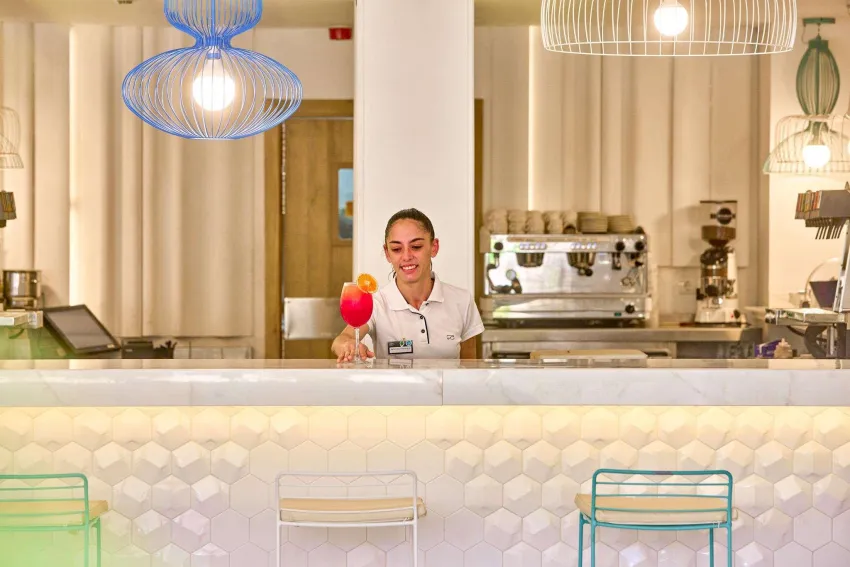 Zafiro Palmanova -110