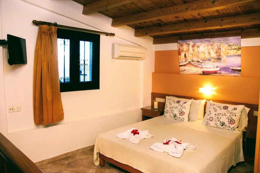 Ippoliti Village 3*-13