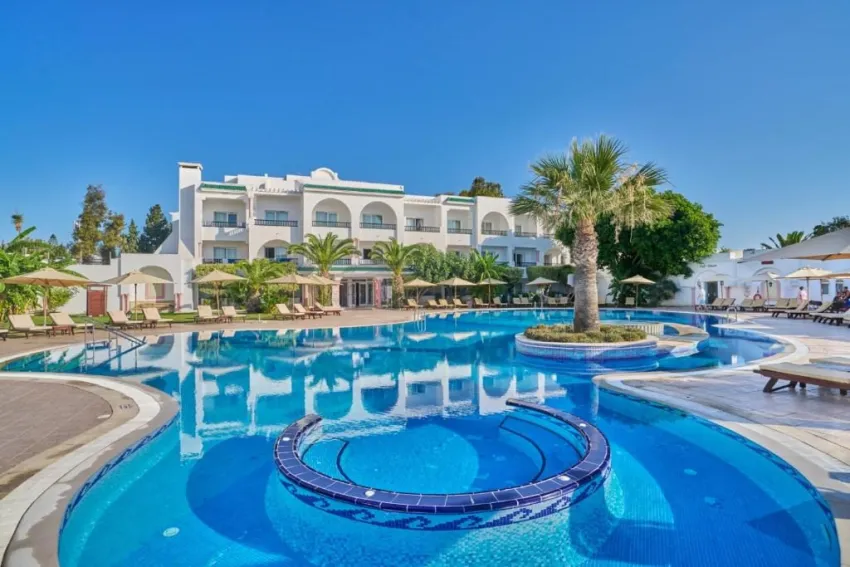 ROYAL NOZHA BEACH  4*-1