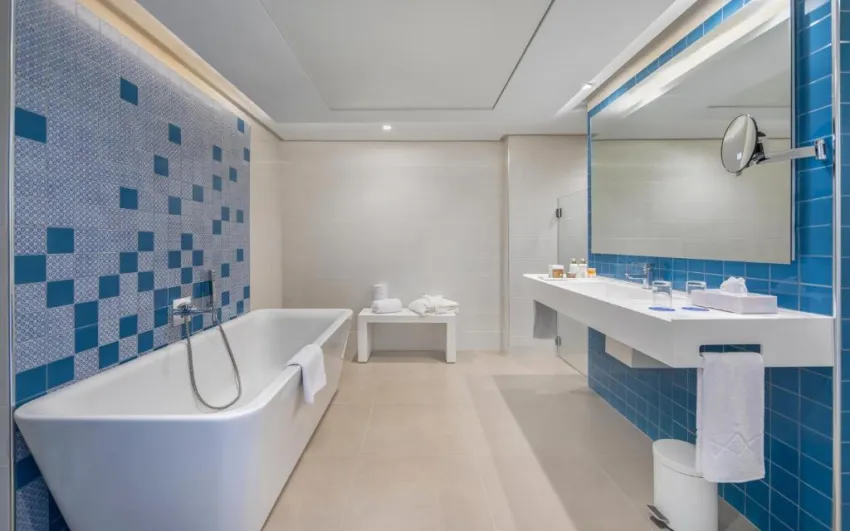 ROYAL AZUR THALASSA  5*-7