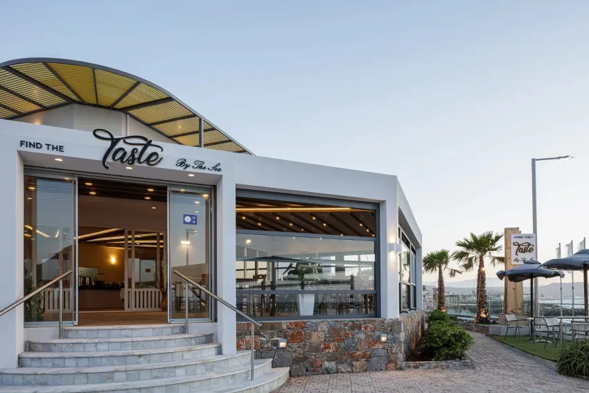 Golden Bay Hotel And Bungalows 4*-6