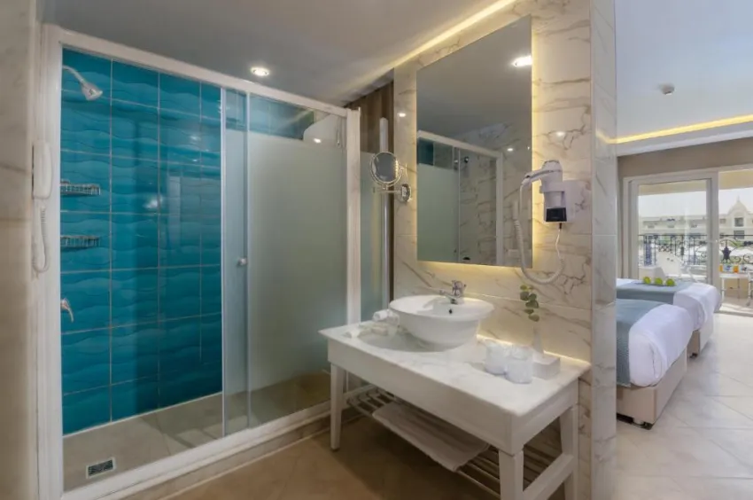 TITANIC ROYAL RESORT  5*-9