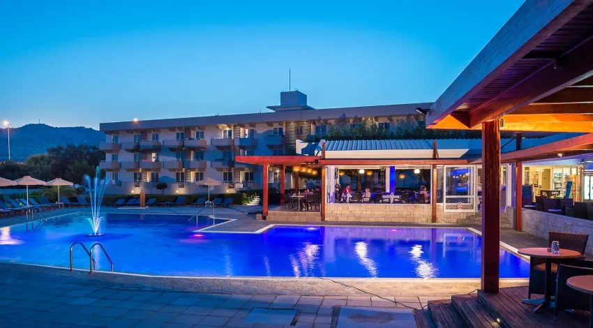 Zoes Hotel 3*-6