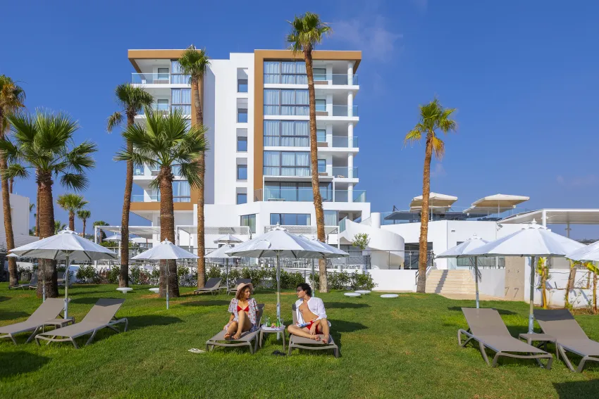 Leonardo Crystal Cove Hotel and Spa by the Sea 4*-9