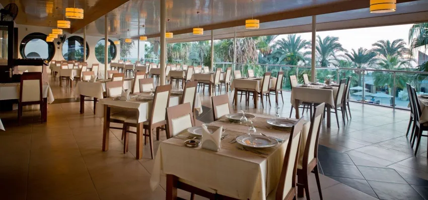 MC BEACH RESORT HOTEL  5*-12