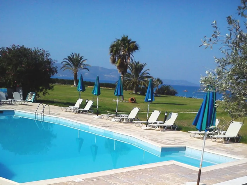 Natura Beach Hotel & Villas 3*-3