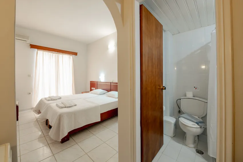 Canadian Hotel 3*-29
