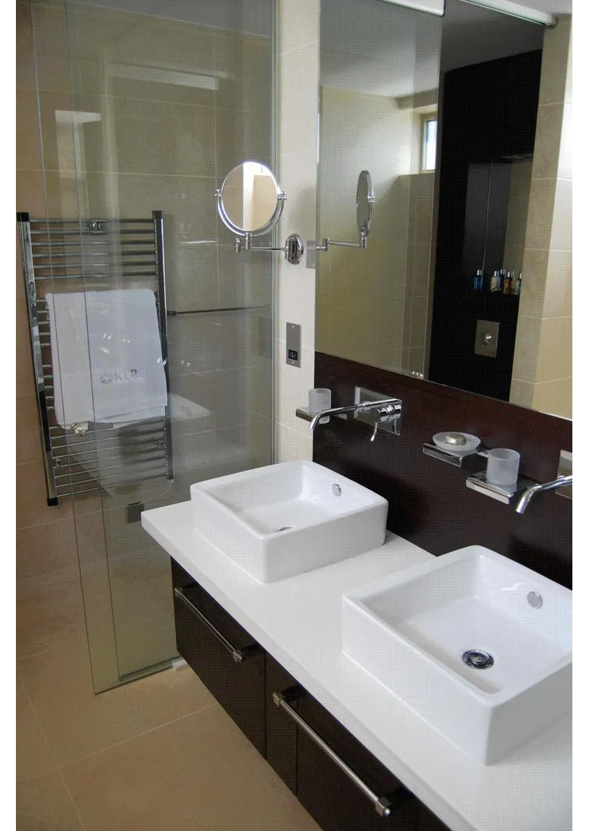 Amphora Hotel and Suites 4*-5