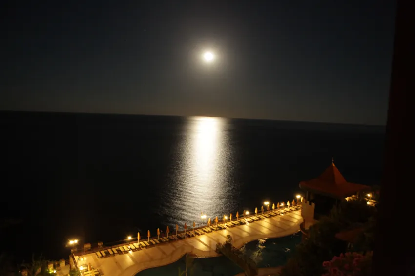 Utopia World Hotel 5*-7