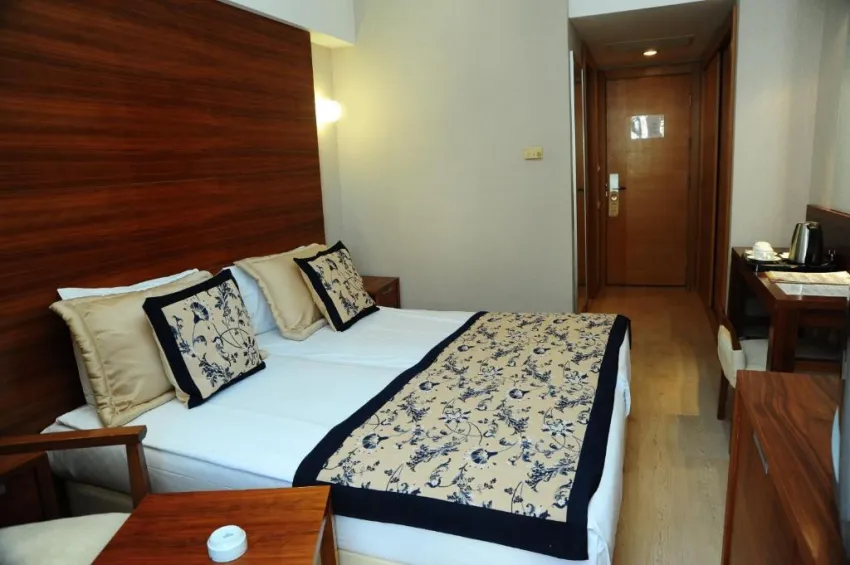 TRENDY SIDE BEACH (ADULTS ONLY 16+)  4*-17