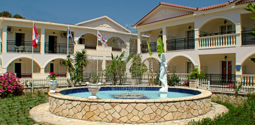 Canadian Hotel 3*-5