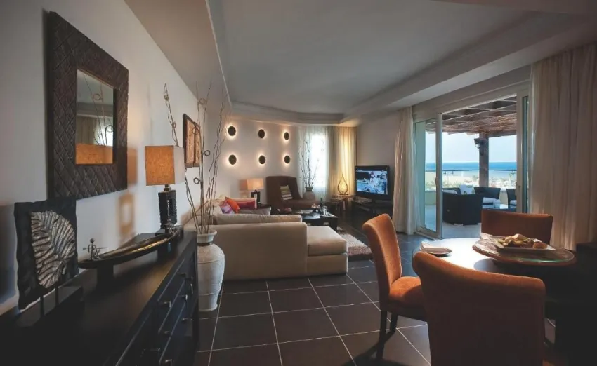 AMWAJ BEACH CLUB ABU SOMA  4*-4