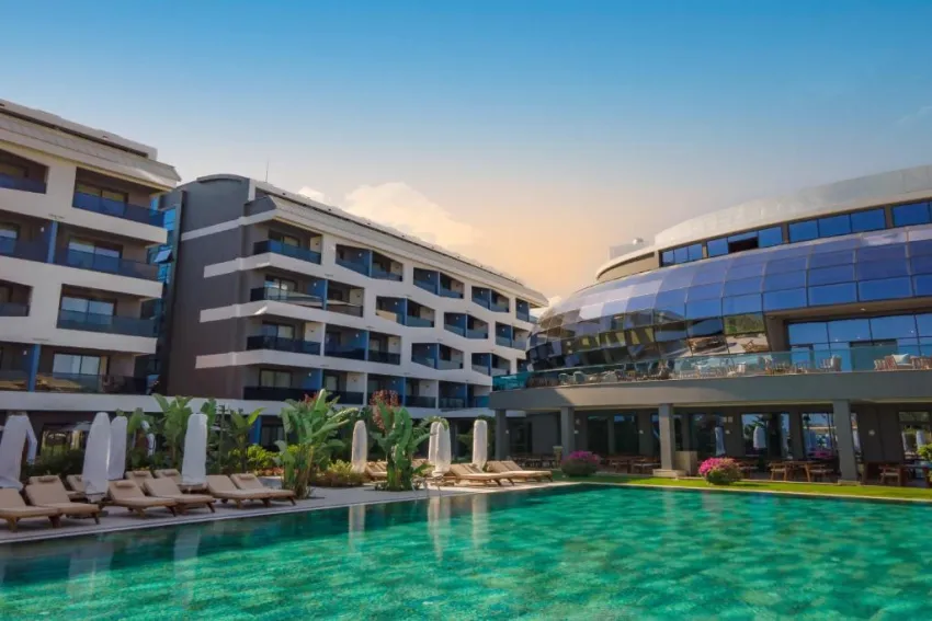 LIU RESORTS  5*-5